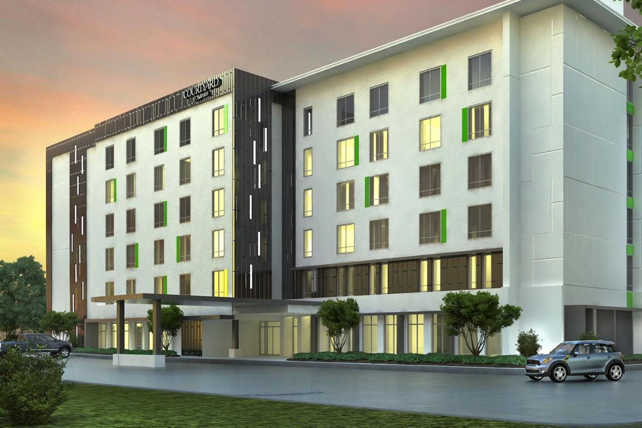 Courtyard By Marriott Lake City Exterior photo