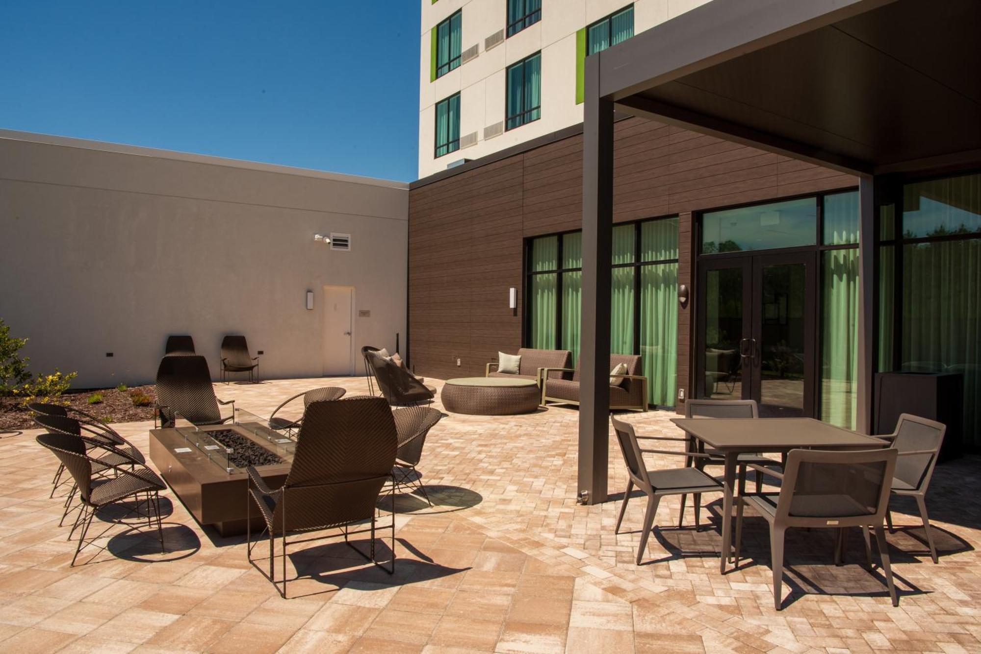 Courtyard By Marriott Lake City Exterior photo