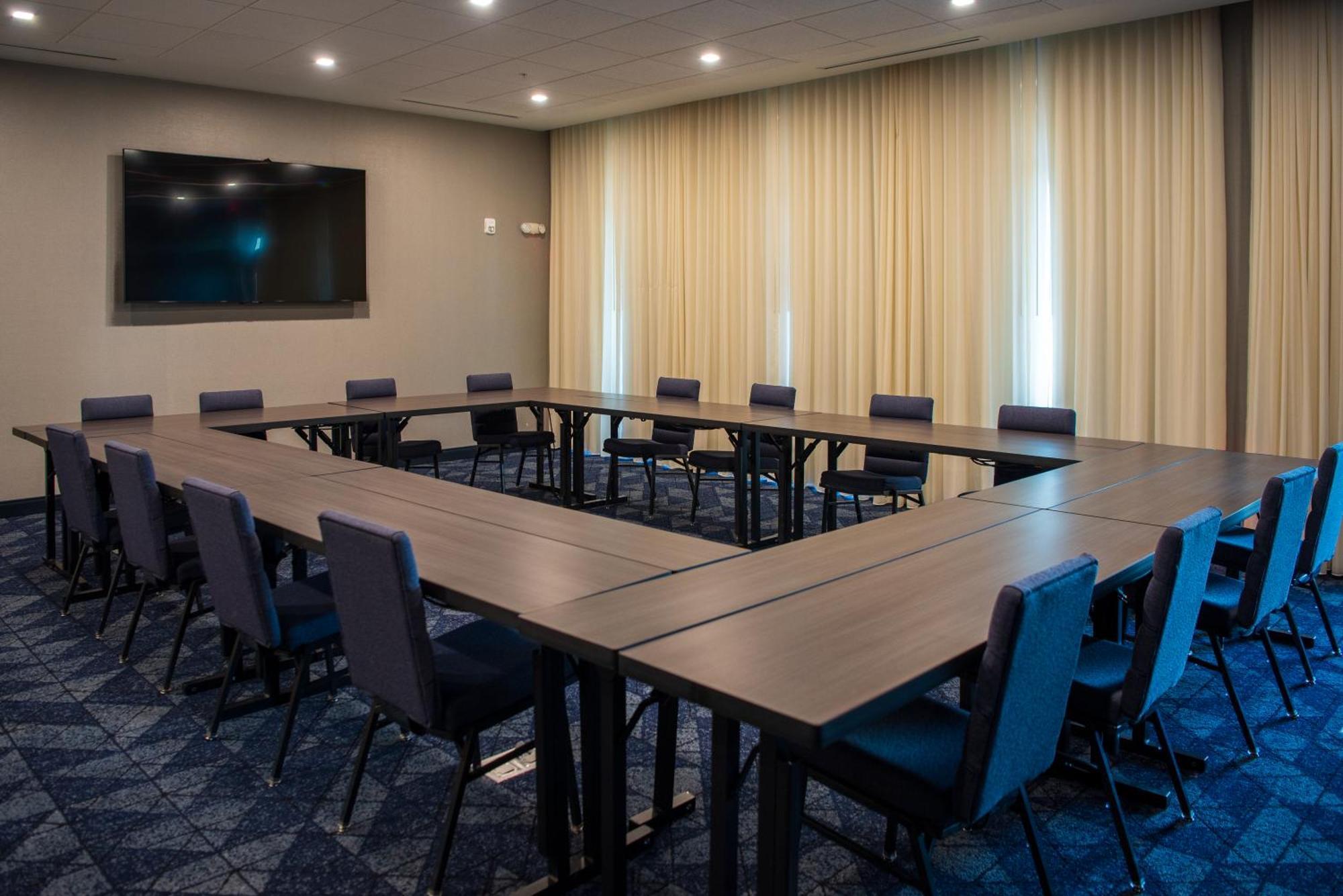 Courtyard By Marriott Lake City Exterior photo