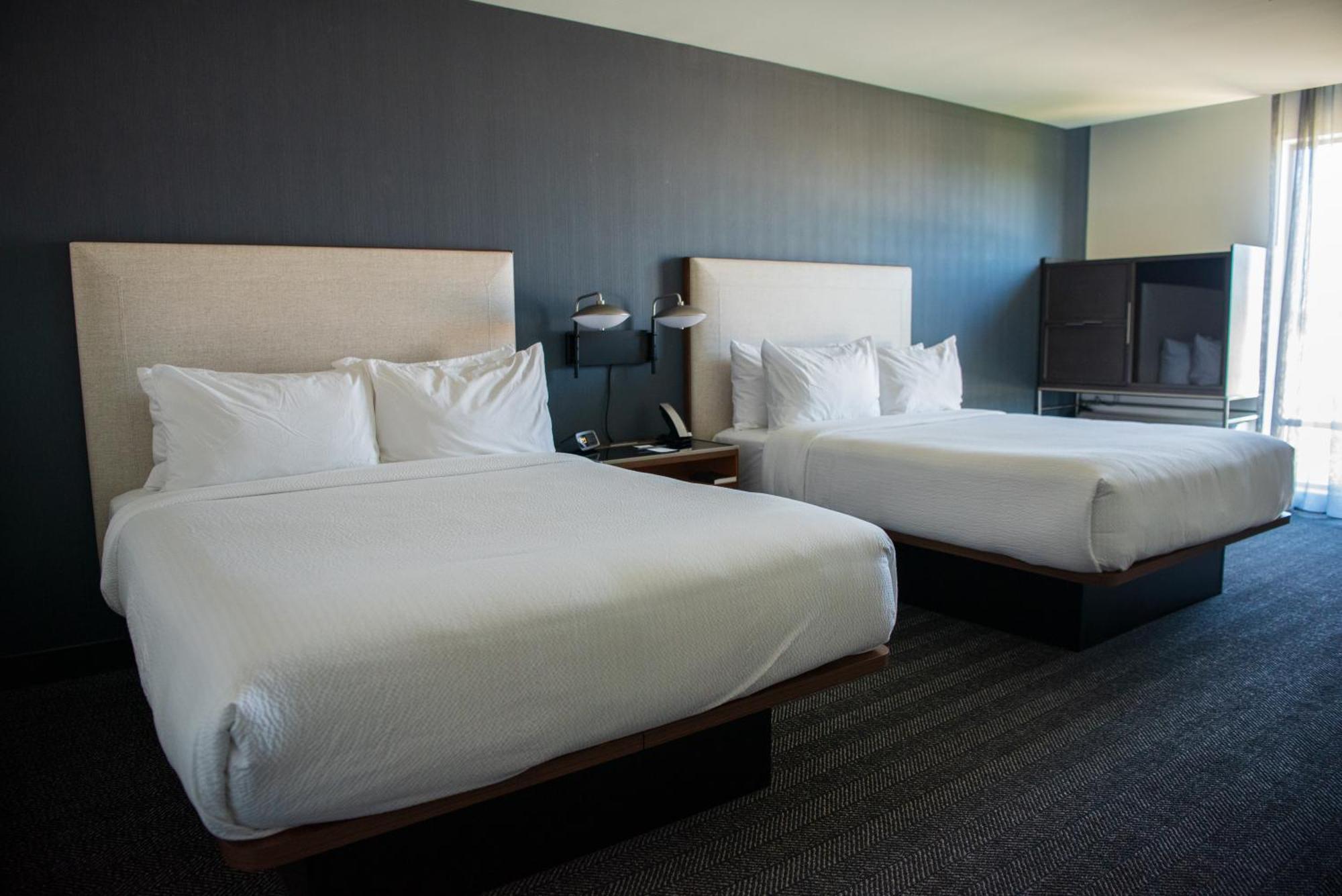 Courtyard By Marriott Lake City Exterior photo