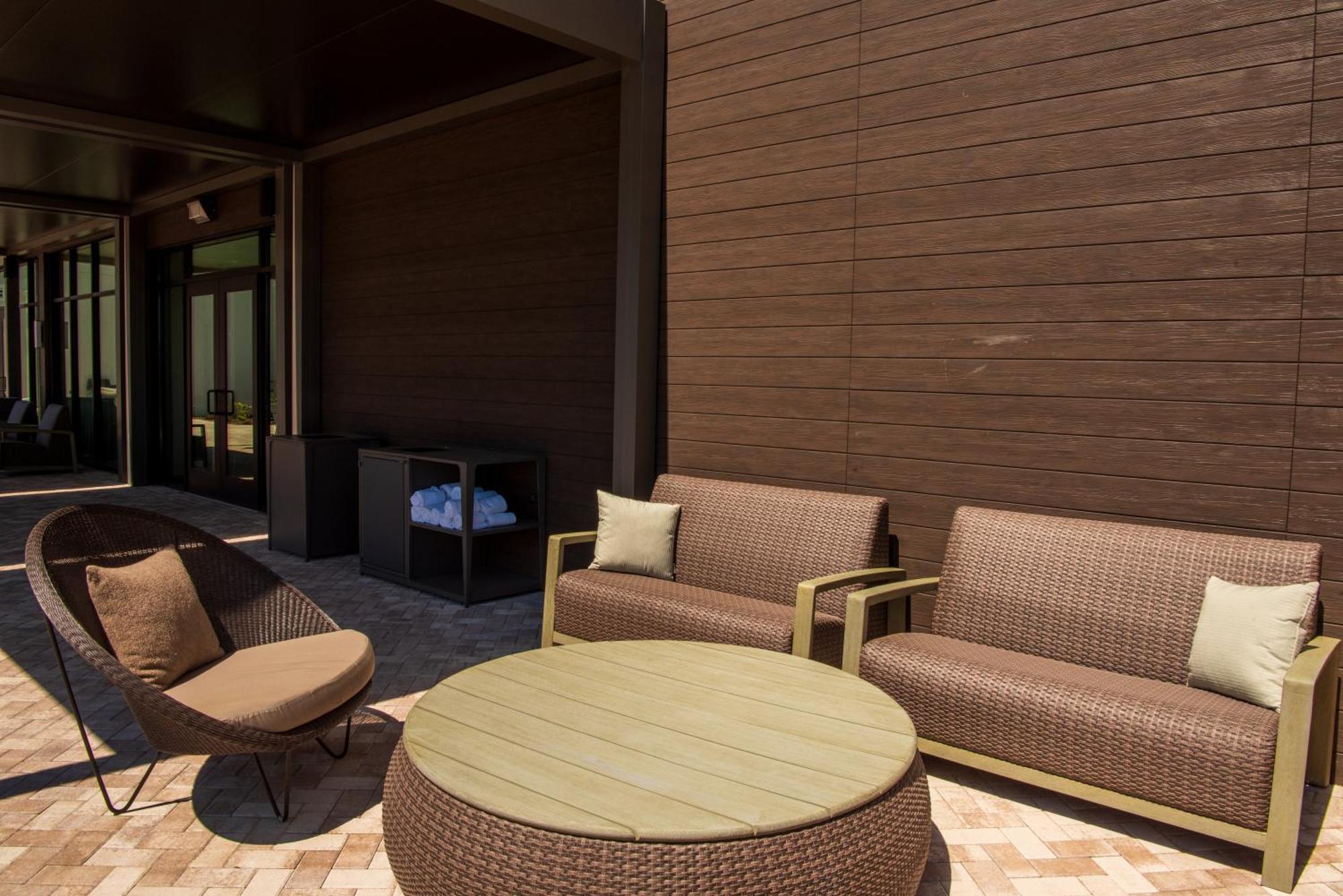 Courtyard By Marriott Lake City Exterior photo