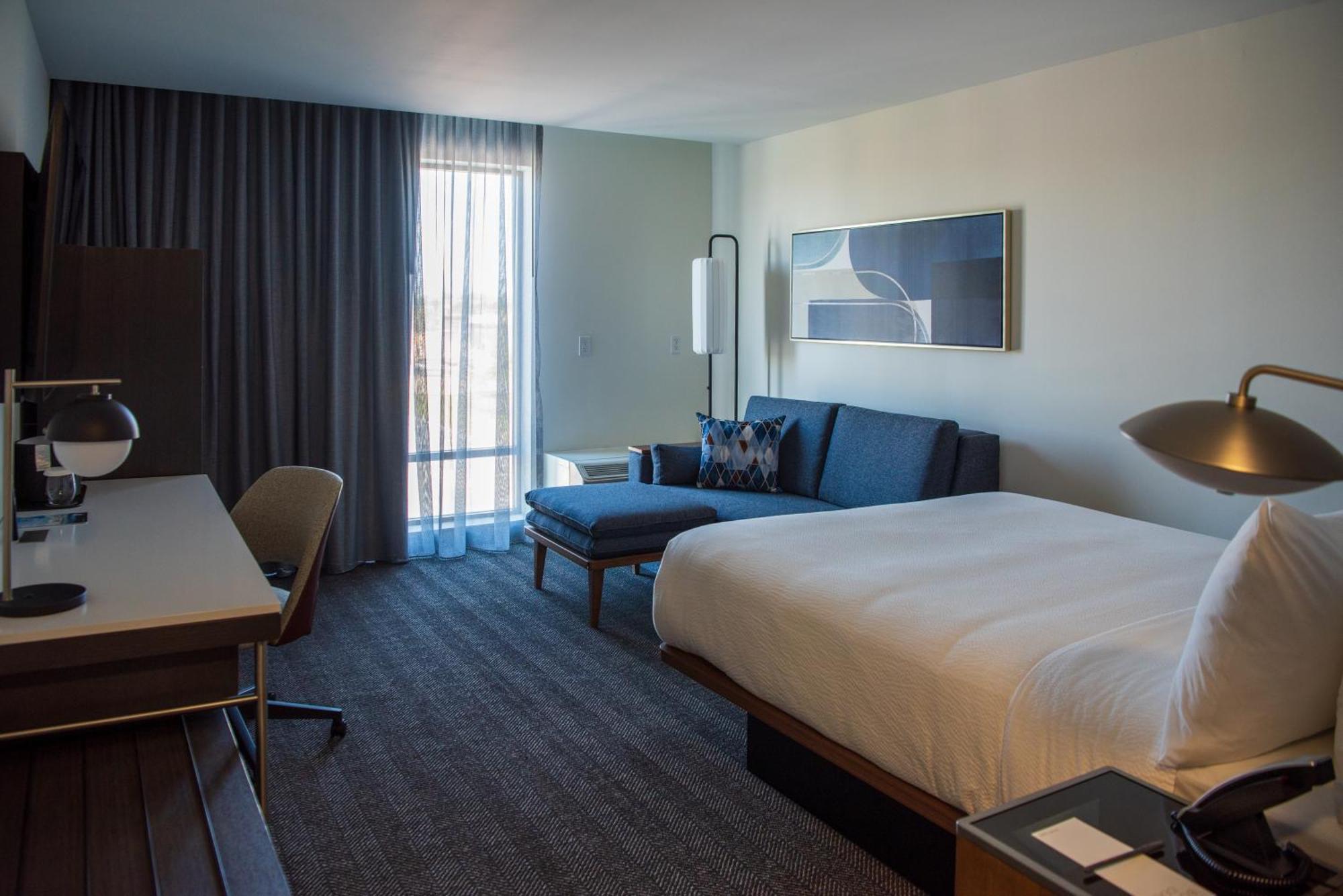 Courtyard By Marriott Lake City Exterior photo