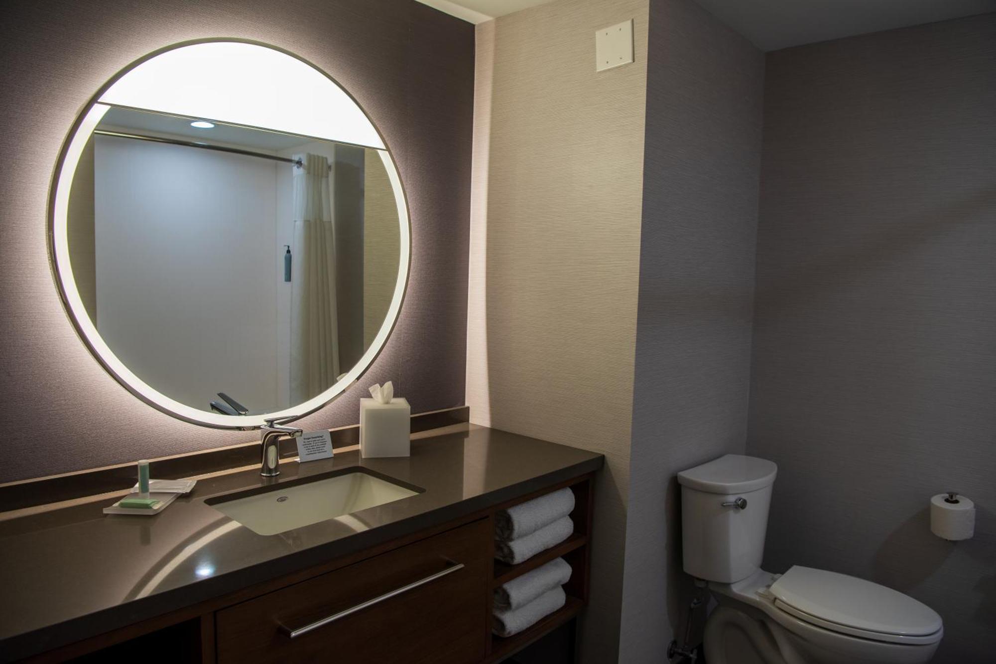 Courtyard By Marriott Lake City Exterior photo