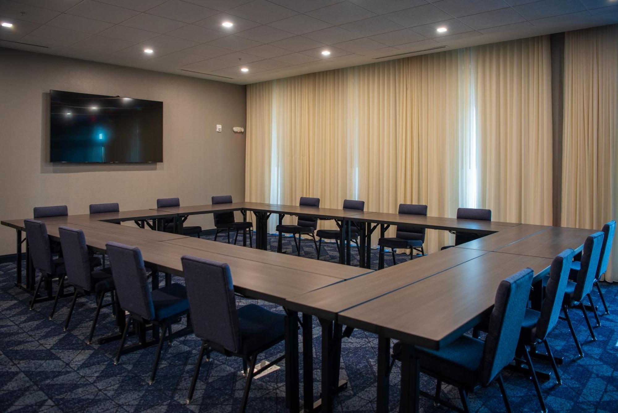 Courtyard By Marriott Lake City Exterior photo