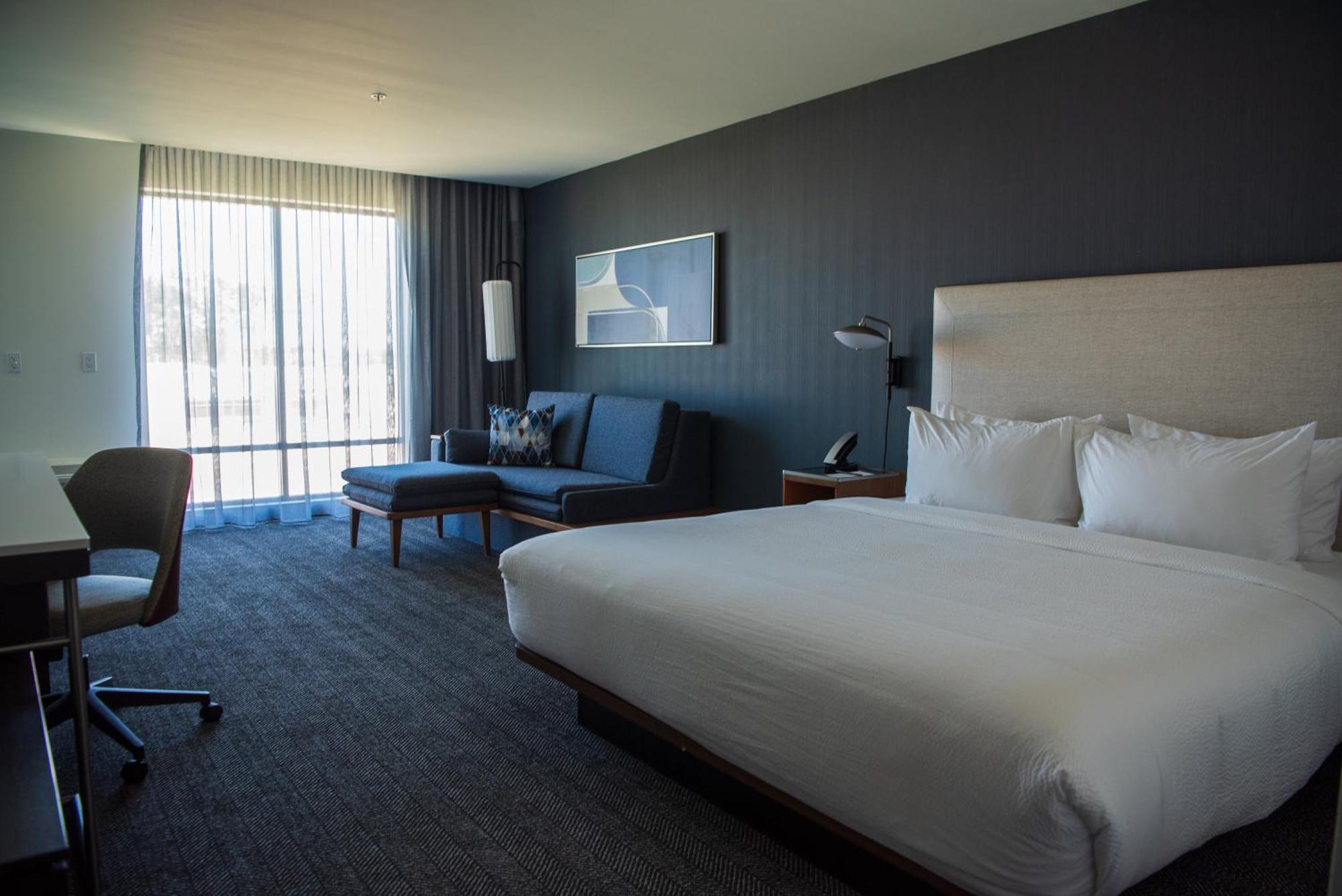 Courtyard By Marriott Lake City Exterior photo
