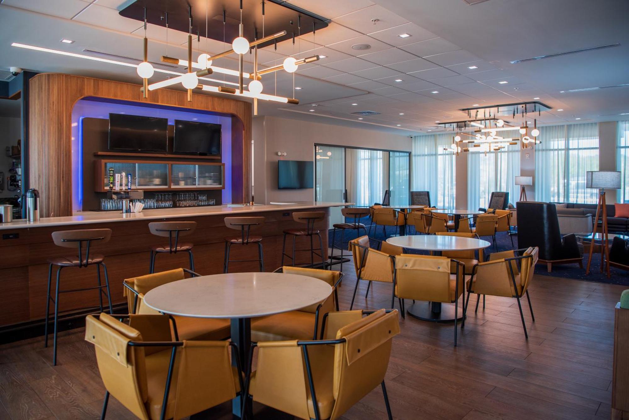 Courtyard By Marriott Lake City Exterior photo