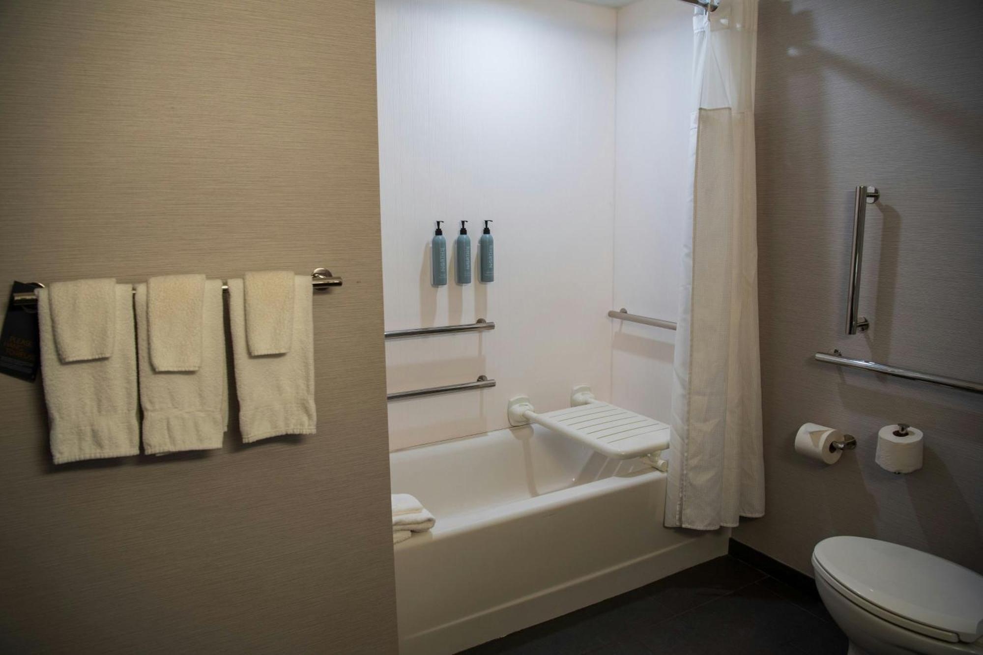 Courtyard By Marriott Lake City Exterior photo